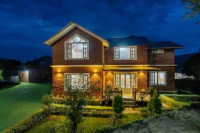 Alaya Stays 3 BHK Pet-friendly with Garden - Ahilya